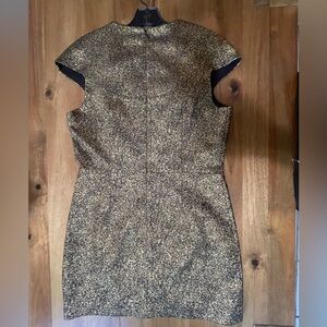Diane Von Furstenberg Hadlie Metallic Mini Dress
Size 14